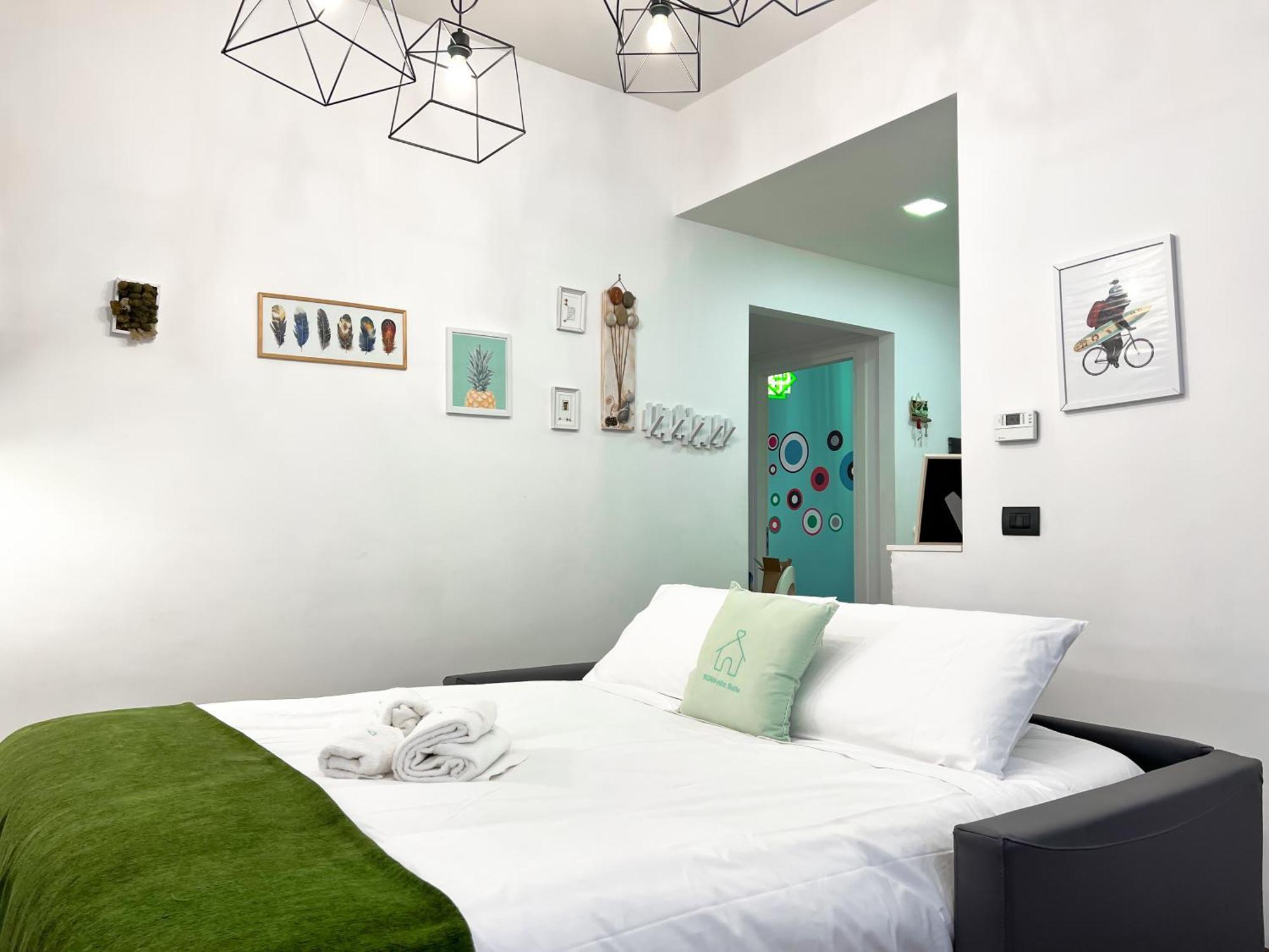 Unique House - 3 Bedrooms & 2 Bathrooms With 4 Beds - 100 Meters To The Metro A Рим Екстериор снимка